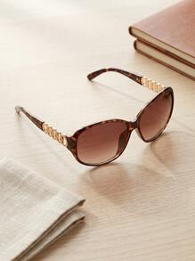 Guess Women's Sunglasses Stylish Classic Lightweight Driving Beach Daily GF0404-52F - Brown - View 3