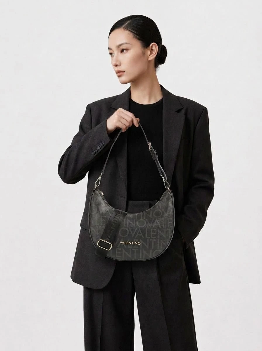 Valentino Bags حقيبة كروس بودي نسائية من ريجينا ري باللون الأسود - الأسود - مشاهدة 1