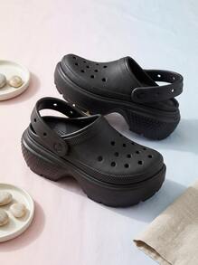 Crocs CLASSIC CLOG Women's Clogs Lightweight Versatile Comfortable Vacation Travel Casual Black 209347-001 - Black - View 3