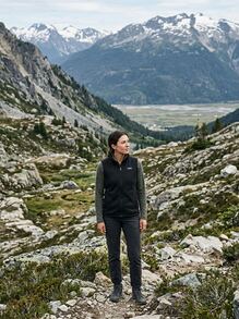 Patagonia سترة صوفية للنساء باللون الأسود - الأسود - مشاهدة 3