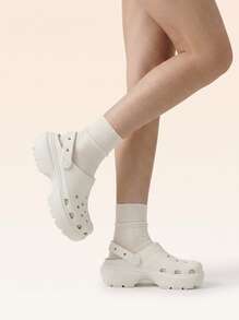 Crocs CLASSIC CLOG Women's Clogs Waterproof Slip-On Anti-Slip Beach Outdoor Walking White 209347-0WV - White - View 2