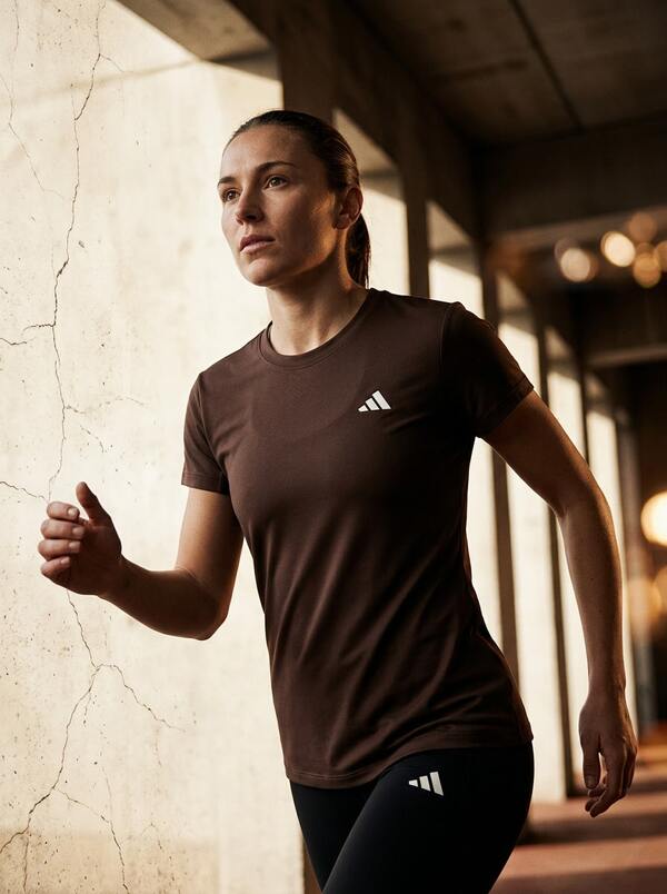 Adidas Women's Sports Tees & Tanks Moisture-Wicking Breathable Classic Fit Weekend Sports Outdoor Tan KD0114
