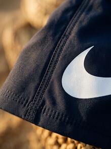 Nike شورتات رياضية للرجال متينة وخفيفة الوزن متعددة الاستخدامات للرياضة وعطلة نهاية الأسبوع والصيف FN3906-451 - أزرق بحري - مشاهدة 5