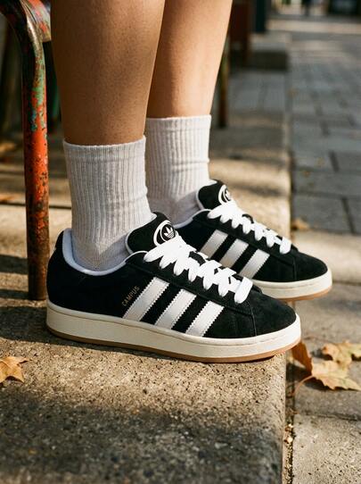 Adidas حذاء رياضي للنساء كامبوس 00s أسود أساسي / أبيض سحابي / أبيض HQ8708