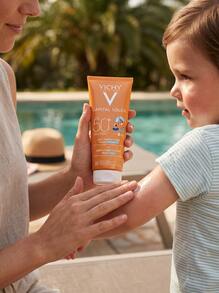 Vichy كابيتال سوليل حليب واقي لطيف للأطفال SPF50 300 مل - Clear - مشاهدة 4