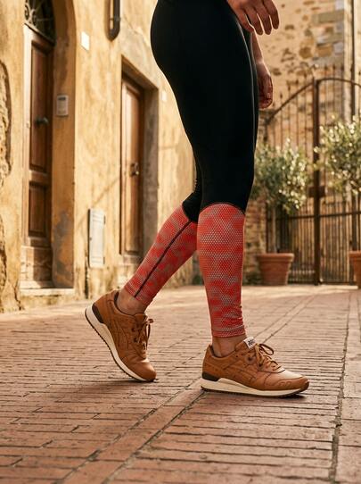 Asics شورت رياضي GEL-KAYANO 30 ناعم سريع الجفاف وماص للرطوبة لعطلة نهاية الأسبوع والصيف باللون الأسود 2012B560-011