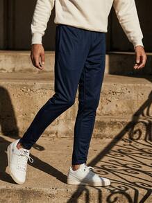 Adidas بنطال رياضي للرجال سريع الجفاف وقابل للتنفس وصديق للبشرة للاستخدام اليومي والخارجي والتنقل HC0333 - أزرق بحري - مشاهدة 3
