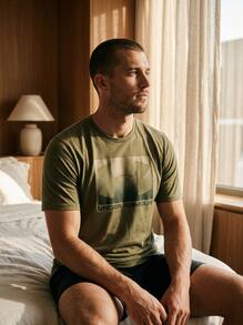 Under Armour تي شيرتات وقمصان رياضية للرجال من TECH متينة ومريحة ومتعددة الاستخدامات للرياضة اليومية وعطلة نهاية الأسبوع باللون الأخضر 1386793-390 - Marine OD Green / Bayou - مشاهدة 6