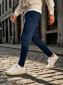 Adidas بنطال رياضي للرجال سريع الجفاف وقابل للتنفس وصديق للبشرة للاستخدام اليومي والخارجي والتنقل HC0333 - أزرق بحري - مشاهدة 5