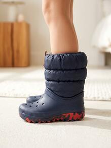 Crocs بوت كلاسيك كراش للأطفال مقاوم للماء مبطن ومبطن بالوسائد للاستخدام اليومي وعطلة نهاية الأسبوع والتنقل باللون الأزرق الداكن 207683-410 - الأسود - مشاهدة 4