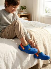 Crocs الأطفال الصغار الكلاسيكية المبطنة الأزرق البرق / متعدد الألوان CR207009 - متعدد الألوان - مشاهدة 4