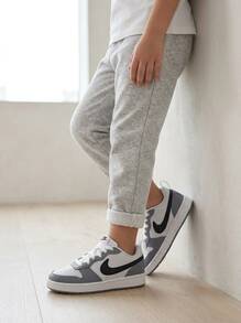 Nike Court Borough Kids' Sneakers Durable Classic Retro Office Weekend Walking DV5456-016 - Vit/Grå - Visa 1