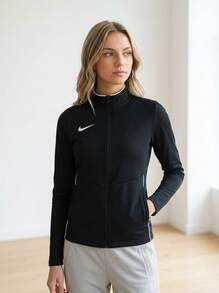 Nike جاكيت رياضي نسائي بارك 26 باللون الأسود - أبيض - مشاهدة 3