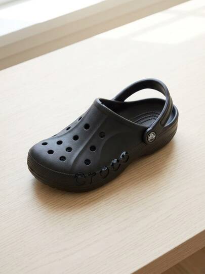 Crocs صنادل رياضية رجالية كلاسيكية مبطنة متينة ومريحة وسريعة الجفاف للشاطئ والاستخدام اليومي 10126-001
