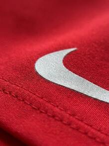 Nike شورتات سباحة فضفاضة مناسبة للخارج والرياضة الكاجوال للأولاد المراهقين - الأحمر - مشاهدة 5