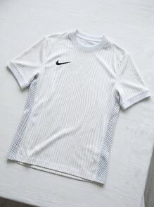 Nike تي شيرتات وقمصان رياضية للرجال بقصة كلاسيكية سريعة الجفاف وصديقة للبشرة للاستخدام اليومي وعطلة نهاية الأسبوع والتدريب باللون الأبيض FZ9271-101 - أبيض - مشاهدة 2