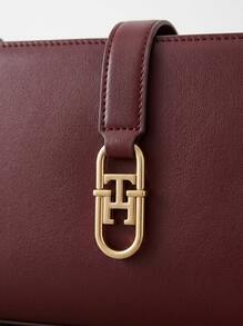 Tommy Hilfiger حقيبة كروس بودي نسائية بلون البرغندي - الأحمر - مشاهدة 5