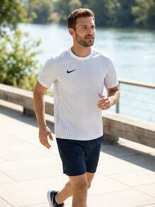 Nike تي شيرتات وقمصان رياضية للرجال بقصة كلاسيكية سريعة الجفاف وصديقة للبشرة للاستخدام اليومي وعطلة نهاية الأسبوع والتدريب باللون الأبيض FZ9271-101 - أبيض - مشاهدة 3