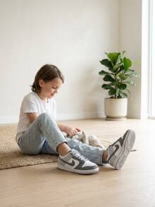 Nike Kids Sneakers Versatile Modern Anti-Slip Daily Gym Commuting IQ0804-102 - Light Grey - View 3