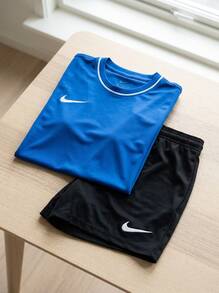 Nike تي شيرتات وقمصان رياضية نسائية مريحة متعددة الاستخدامات خفيفة الوزن للمدرسة والصالة الرياضية والاستخدام اليومي باللون الأزرق HM7160-463 - الأزرق - مشاهدة 2