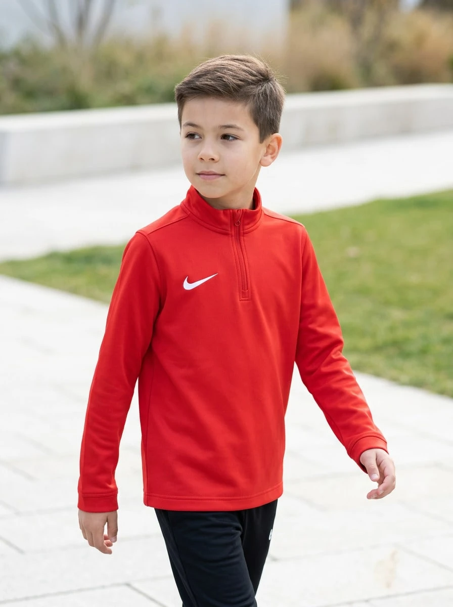 Nike Young Boys Sweatshirts Soft Fleece-Lined Warm Sports Commuting Weekend Red FD7591-657 - Red - View 1