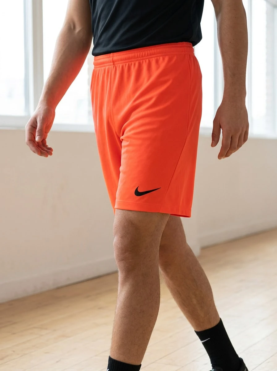 Nike شورتات للأولاد المراهقين صديقة للبشرة مرنة وناعمة للاستخدام اليومي وعطلة نهاية الأسبوع والتدريب باللون البرتقالي BV6865-635 - لون برتقالي - مشاهدة 1