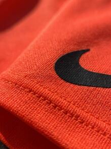Nike شورتات للأولاد المراهقين صديقة للبشرة مرنة وناعمة للاستخدام اليومي وعطلة نهاية الأسبوع والتدريب باللون البرتقالي BV6865-635 - لون برتقالي - مشاهدة 5