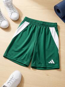 Adidas شورتات للأولاد المراهقين متعددة الاستخدامات مريحة بقصة كلاسيكية للصيف والجيم والاستخدام اليومي IT2409 - أخضر - مشاهدة 2