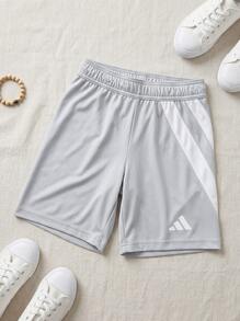 Adidas شورتات أولاد مراهقين ماصة للرطوبة متينة وخفيفة الوزن لعطلة نهاية الأسبوع والصيف والجيم IK5775 - رمادي - مشاهدة 2