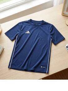 Adidas قمصان أولاد مراهقين بقصة كلاسيكية سريعة الجفاف وصديقة للبشرة للاستخدام اليومي وعطلة نهاية الأسبوع والتدريب H44537 - الأزرق - مشاهدة 2