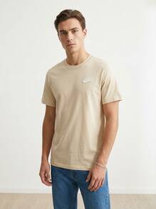 Nike تي شيرتات وقمصان رياضية للرجال ناعمة ومتينة ومريحة للسفر والرياضة والمنزل AR4997-229 - بيج - مشاهدة 3