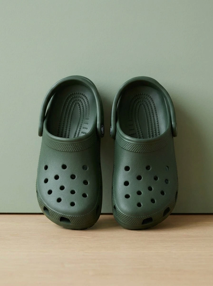 Crocs Unisex Fashion Slippers Durable Lightweight Quick-Dry Daily Casual Indoor 10001-3CM - Field Green - View 1