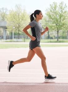 Under Armour UA W INFINITE - Black - View 4