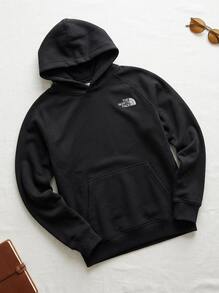 The North Face هودي رجالي بأكمام راغلان غرافك - الأسود - مشاهدة 2