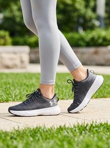 Under Armour UA W INFINITE - Black - View 3