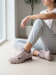 Nike حذاء نايك رياكس 8 تي آر للنساء للتمارين الرياضية - وردي عاري - مشاهدة 6