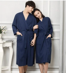 SHEIN 1 chiếc áo choàng tắm cùng kiểu dáng dành cho nam và nữ, áo choàng tắm dài đơn giản, áo choàng dài màu trơn dùng ở nhà, có thắt lưng - Đồ ngủ bằng polyester cổ chữ V thường ngày cho mọi mùa, đồ dùng phòng tắm, váy xông hơi spa sauna kilt - Màu xanh hải quân - Xem 2