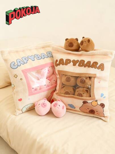 太可爱了！水豚抱枕礼盒套装来啦！一个包里装着好几只可爱的水豚，它们被裹在粉色格子包里，还有透明的窗户，还有水豚毛绒玩具、水豚毛绒玩具等等，简直是家居装饰的完美选择，或者当作舒适的抱枕、房间装饰或儿童礼物，也是日常使用的理想之选。