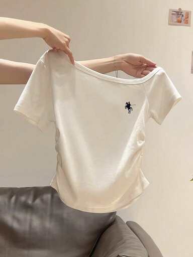 INAWLY Camiseta de mujer con cuello asimétrico, manga corta y bordado de color contrastante