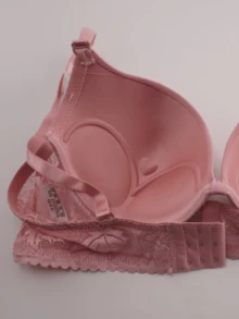 AMORARMA Sujetadores de mujer, copa B, paquete de 6, 6 colores, copas 3/4, tres broches metálicos, tirantes ajustables, confeccionados en satén brillante para un look sofisticado; ofrecen múltiples opciones de ajuste para adaptarse a diferentes necesidades de comodidad y sujeción. El sujetador presenta un diseño con lazo plisado, ribete de encaje, borde decorativo y relieve en forma de corazón, que proporciona forma y sujeción, convirtiéndolo en un sujetador sexy y cómodo con ribete de encaje. - Multicolor - Ver 3