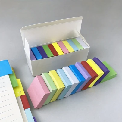 1 boîte de 11 couleurs de notes adhésives, de diverses couleurs, convenant aux étudiants et aux bureaux, efficaces pour l'apprentissage et l'organisation, auto-adhésives et déchirables