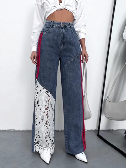 Pantalón Jeans con Detalle de Encaje y Rayas - Look Casual Romántico