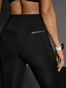 Pantalones cortos deportivos de cintura alta con bolsillos, ajustados y de corte slim para mujer - Negro - Ver 2