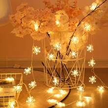 SHEIN LED Snowflake String Lights - Perfect For Wedding, Thanksgiving & Christmas Decor, Cozy Indoor Room Ambiance Christmas Decoration Christmas Tree Gift Decor Thanksgiving Wedding Autumn Decor Birthday Decorations For Gifts Party Supplies Indoor Outdoor - Multicolor - View 4