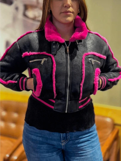THAT'S HOT Chamarra Jackie O Forrada de Peluche Fucsia – Cálida, Juvenil y Súper Cómoda para Invierno. JO24