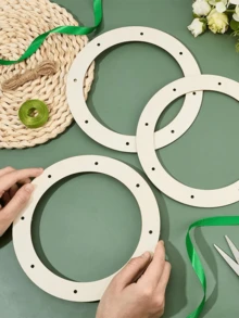 2 Stück Weihnachtskranz, Holzkranz Rahmen für Basteleien, Dicke Holzkranz Ringe mit vorgefertigten Löchern, unfertige Blumen Hoop Ringe für DIY Weihnachten, Hochzeit, Feiertage, Kranz, Wand, Heim Handwerk Dekoration, Heim Dekoration, Weihnachtsdekorationen, Raumdekoration