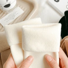 12 Pares de Calcetines de Algodón para Mujer con Propiedades Antiolor y Absorbentes Especialmente para la Nieve y el Frío de Otoño e Invierno Modelo de Caña Media y Uso Versátil Ideales para Regalos de Christmas - 6 pares estilos aleatorios - Ver 2