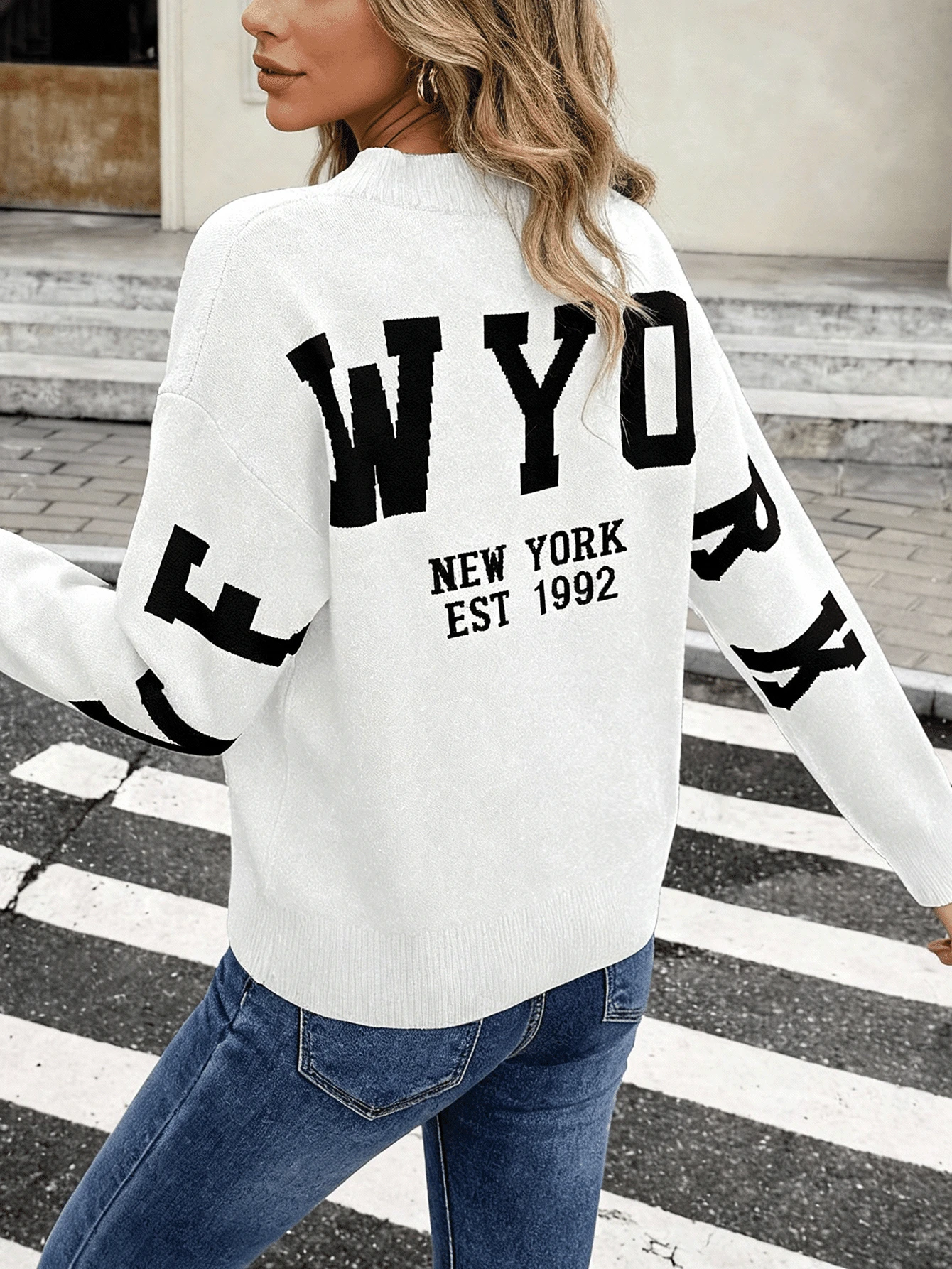 Cardigan de punto con letras - Temporada otoño-invierno | Cuello en V con cierre de botones, cálido y suave como nube | Prenda casual americana, fácil de combinar para trabajo y ocaciones cotidianas - Blanco - Ver 1