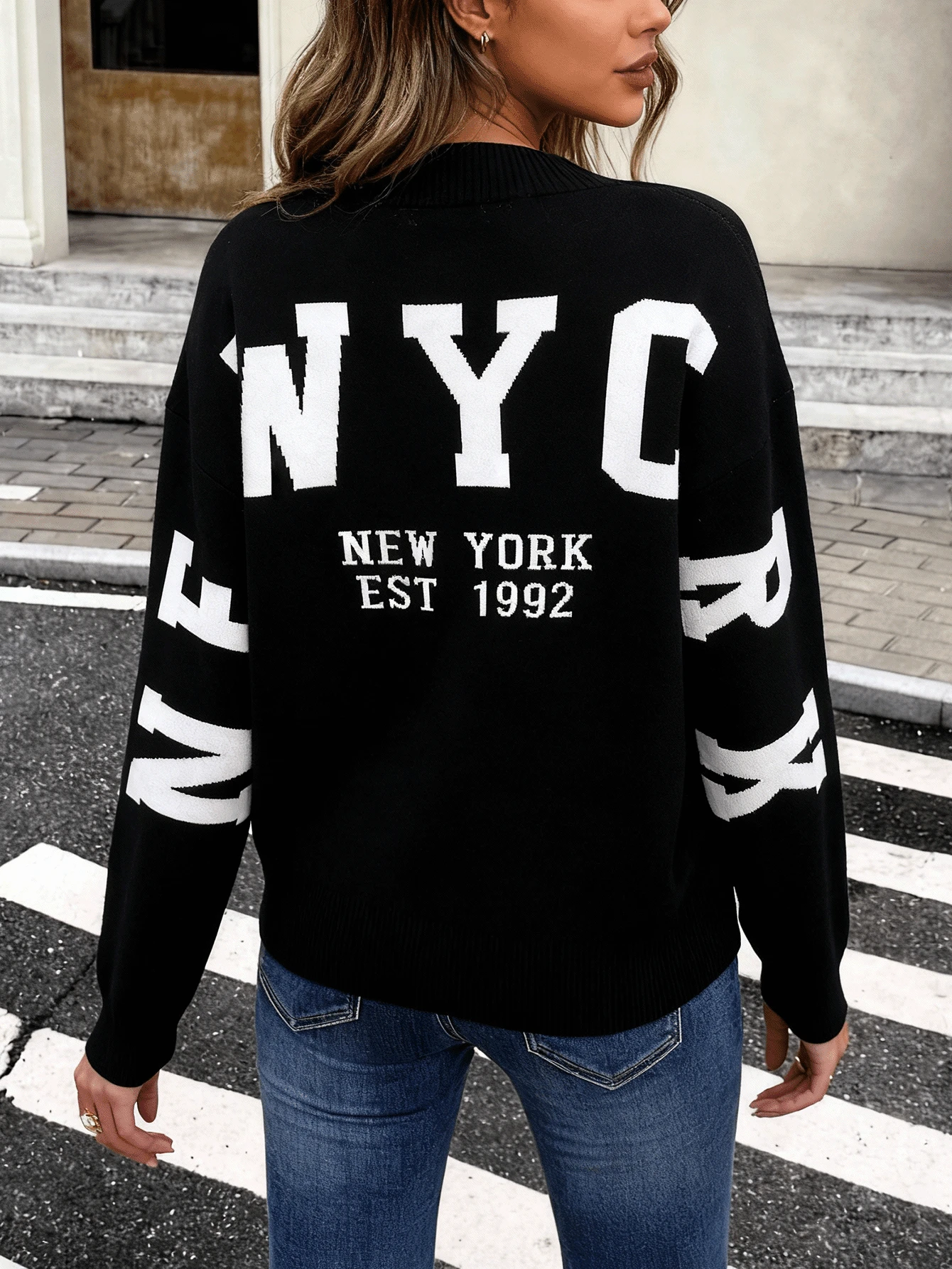 Cardigan de punto con letras - Temporada otoño-invierno | Cuello en V con cierre de botones, cálido y suave como nube | Prenda casual americana, fácil de combinar para trabajo y ocaciones cotidianas - Negro - Ver 1
