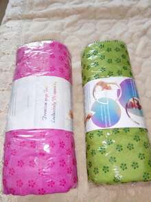 防滑瑜伽巾垫，专业健身防滑瑜伽毯，吸汗，可折叠，可水洗，带收纳袋。点状表面在铺于公共瑜伽垫上时提供额外抓地力，更加卫生。 - 彩色 - 查看 4